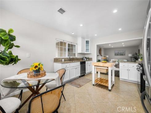 1943 W Victoria , Anaheim, CA