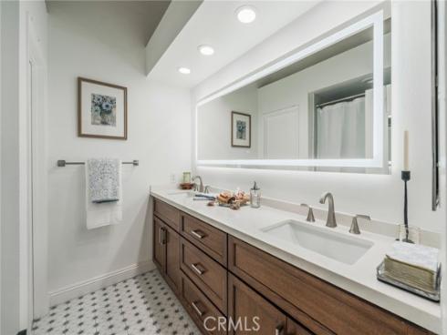 6097 E Montefino , Anaheim, CA