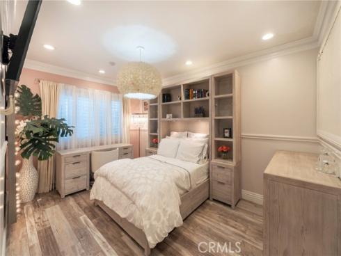 1861 W Chalet , Anaheim, CA
