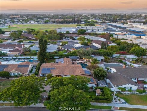 1861 W Chalet , Anaheim, CA