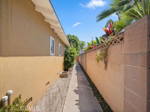 2009 S Eileen Drive, Anaheim, CA