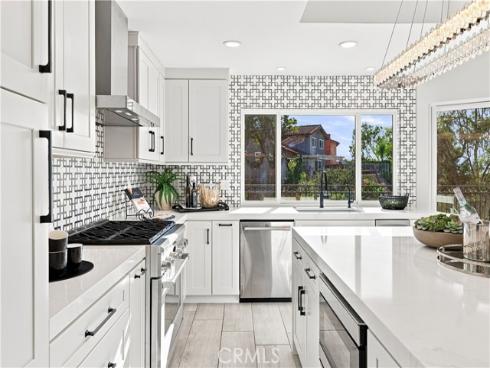 991 S Park Rim Circle, Anaheim, CA