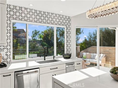 991 S Park Rim Circle, Anaheim, CA