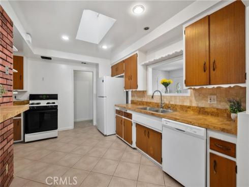 805 S Oakhaven , Anaheim, CA