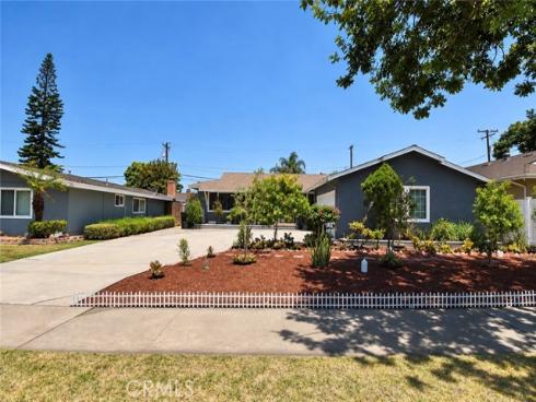 1521 W Crone , Anaheim, CA