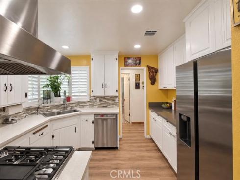 1521 W Crone , Anaheim, CA