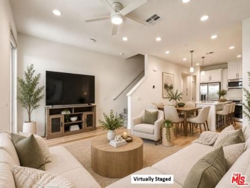 1095 N Harbor Blvd , Anaheim, CA