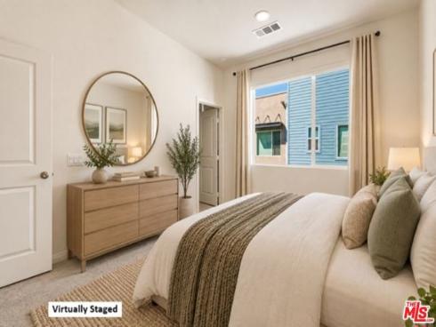 1095 N Harbor Blvd , Anaheim, CA
