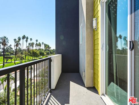 1095 N Harbor Blvd , Anaheim, CA