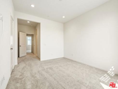 1095 N Harbor Blvd , Anaheim, CA