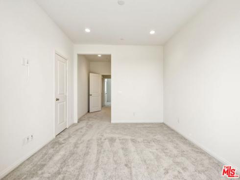 1095 N Harbor Blvd , Anaheim, CA