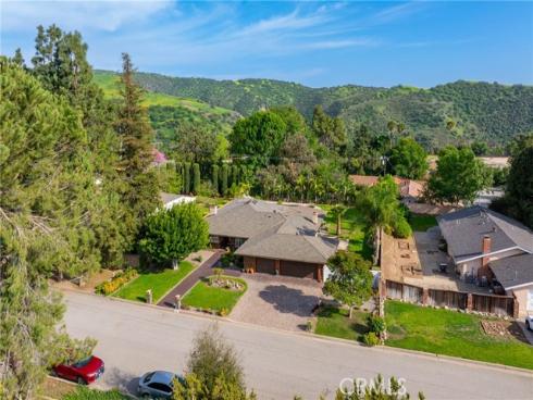 130 Mariposa Way , Brea, CA