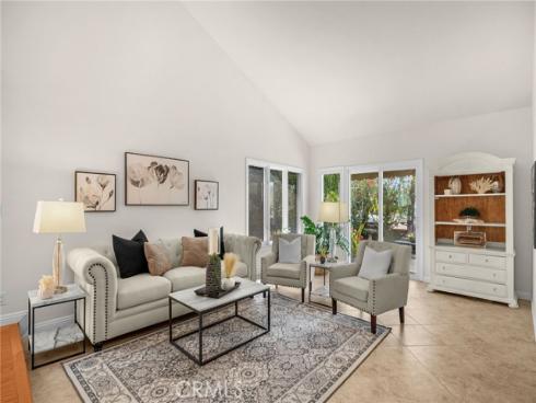 915 S Kings Canyon Road, Brea, CA