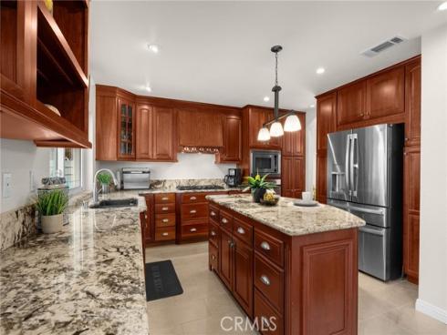 915 S Kings Canyon Road, Brea, CA