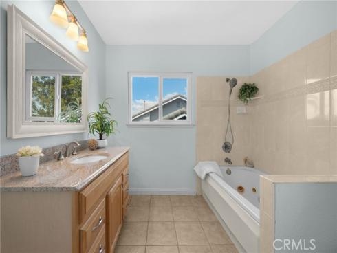 915 S Kings Canyon Road, Brea, CA