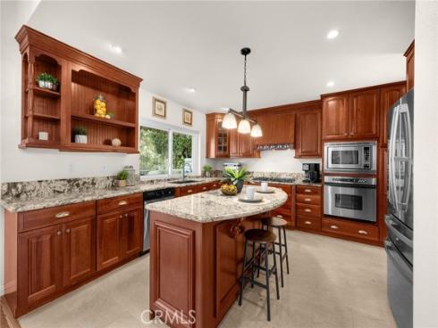 915 S Kings Canyon Road, Brea, CA