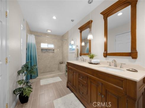 915 S Kings Canyon Road, Brea, CA