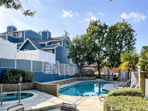 225 S. Redwood Avenue 19