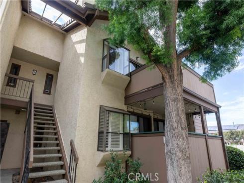 600 N. Brea BoulevardN 46