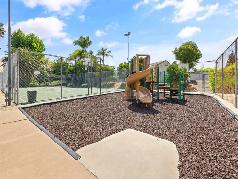 485  Castlegate  , Brea, CA