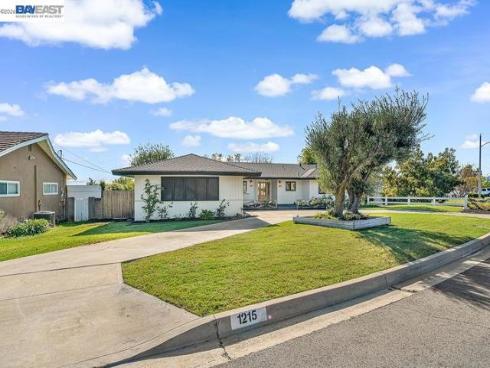 1215 Wardman Dr , Brea, CA