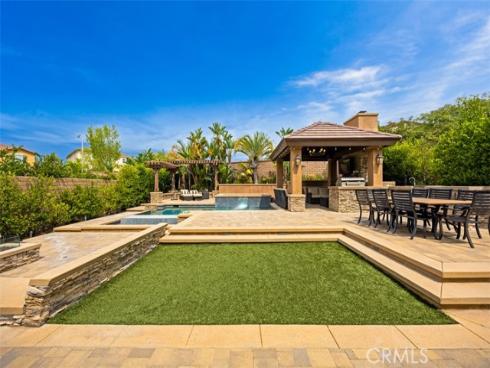 2709  Alamitos   Road, Brea, CA