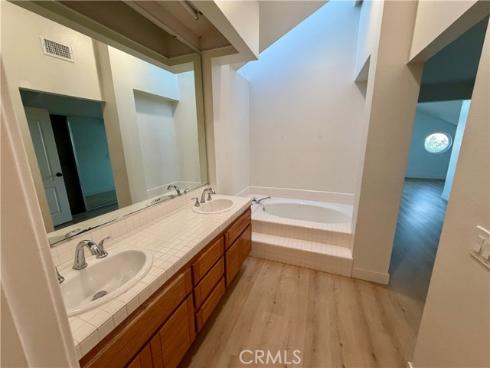 828 E Davidson Court, Brea, CA