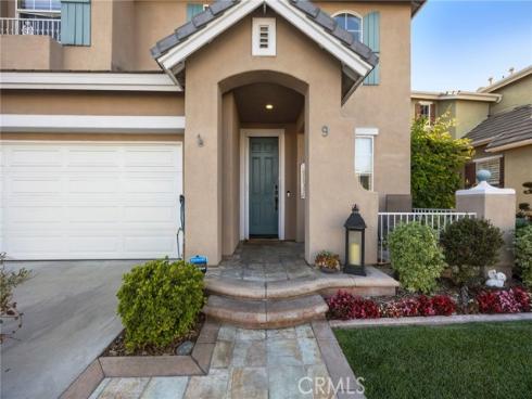 9 Woodlake Drive, Buena Park, CA