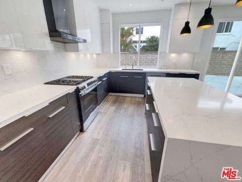 125 Lakeside Drive, Buena Park, CA