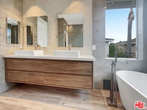 125 Lakeside Drive, Buena Park, CA