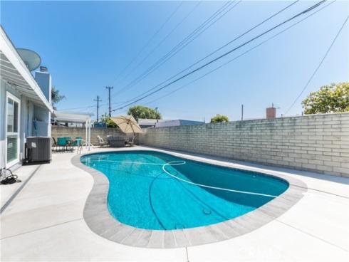 8195  Valley View   Street, Buena Park, CA