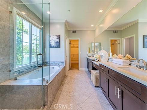 106 Lakeside Drive, Buena Park, CA