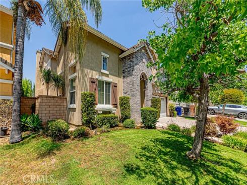 106 Lakeside Drive, Buena Park, CA