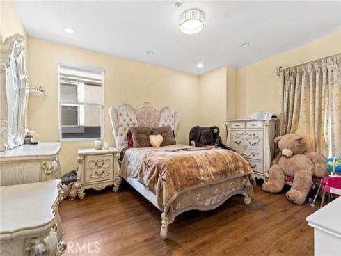 86  Lakeside   Drive, Buena Park, CA