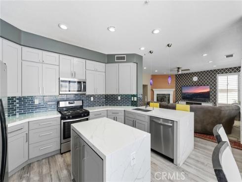 6528  University   Way, Buena Park, CA