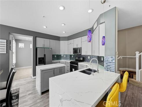 6528  University   Way, Buena Park, CA