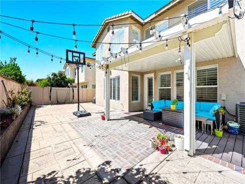 6528  University   Way, Buena Park, CA