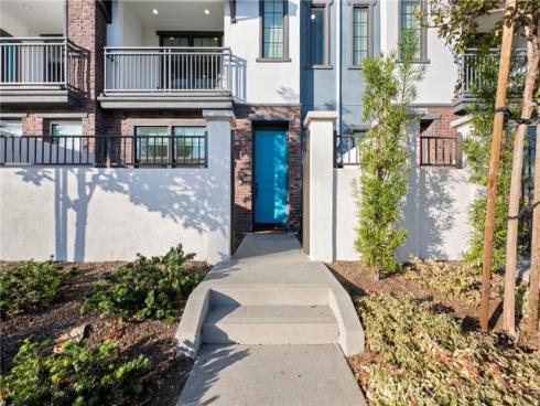 8887  Orangethorpe  , Buena Park, CA