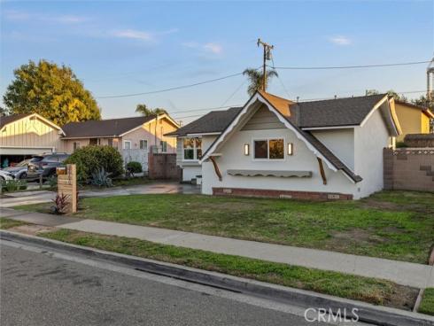 7560  El Escorial  , Buena Park, CA