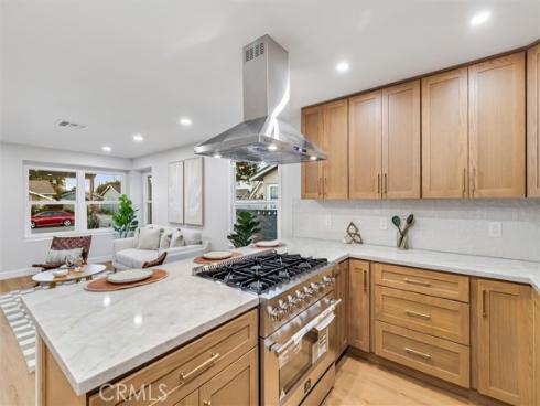 7560  El Escorial  , Buena Park, CA