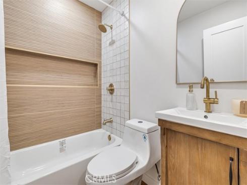 7560  El Escorial  , Buena Park, CA