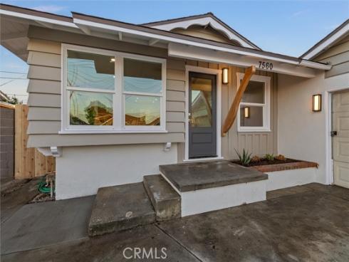 7560  El Escorial  , Buena Park, CA