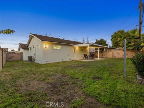 7560  El Escorial  , Buena Park, CA