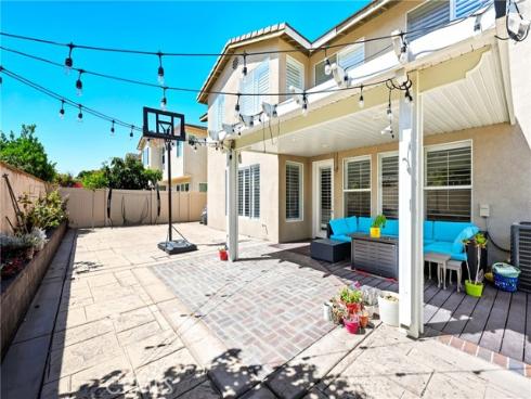 6528  University  , Buena Park, CA