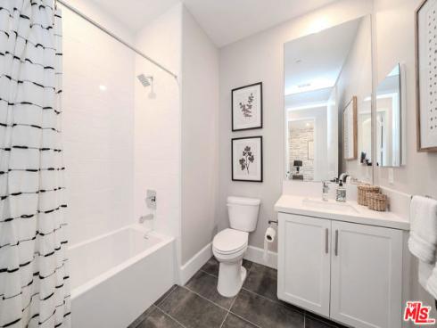 8900  Los Coyotes  130  Court, Buena Park, CA