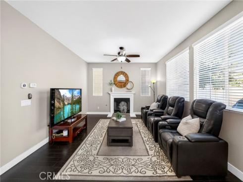 17  Citrus Glen  , Buena Park, CA