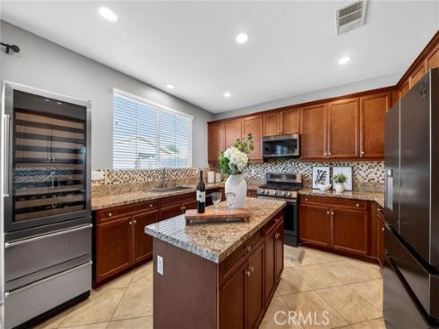 17  Citrus Glen  , Buena Park, CA