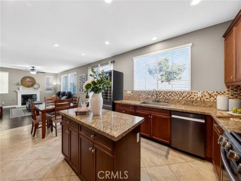17  Citrus Glen  , Buena Park, CA