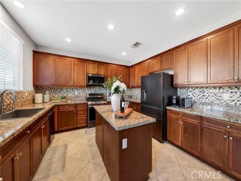 17  Citrus Glen  , Buena Park, CA