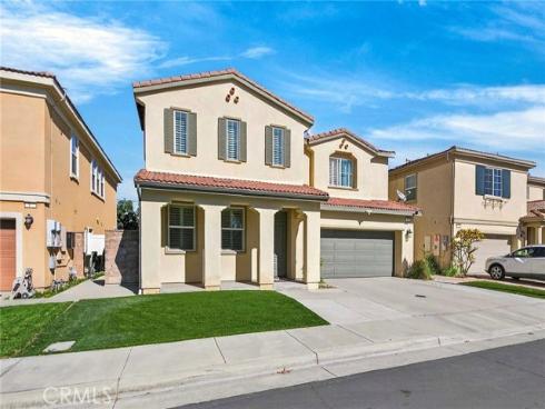 17  Citrus Glen  , Buena Park, CA